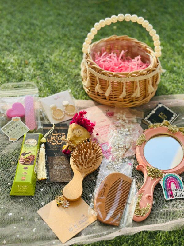 Luxury Gift Basket – Self-Care & Elegance in One